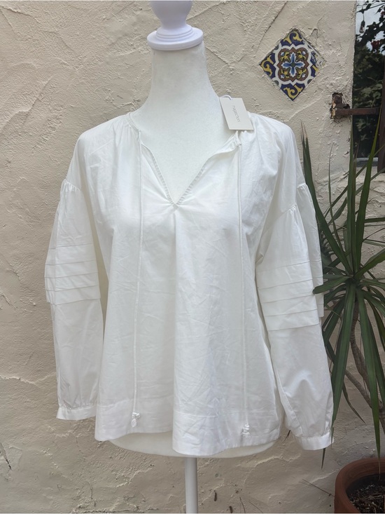 Magaschoni Tops - Magaschoni Ivory V-Neck Pintuck Sleeve Blouse